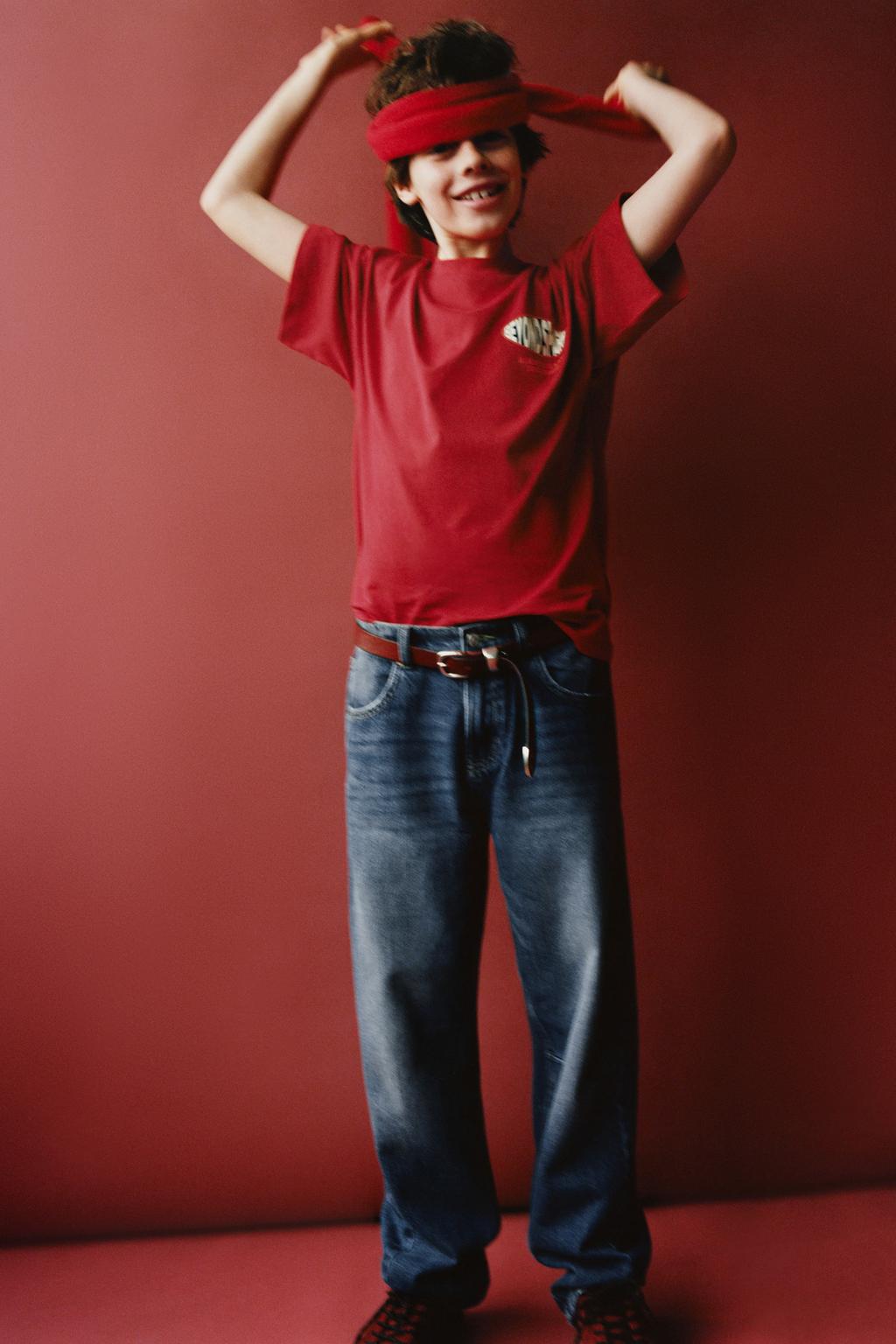 ФУТБОЛКА С РЕЛЬЕФНЫМ ЛОГОТИПОМ