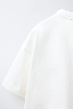 Комфортная футболка с надписью- Заказать в России