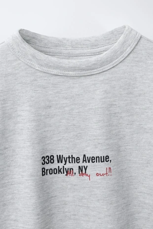 Удобная футболка с надписью- Заказать в России