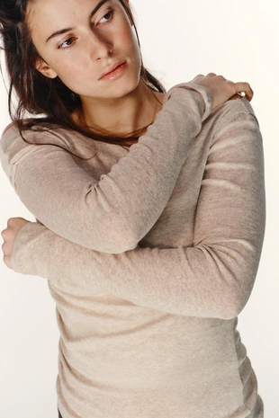 Асимметричная футболка с эффектом двойного слоя- Заказать в России