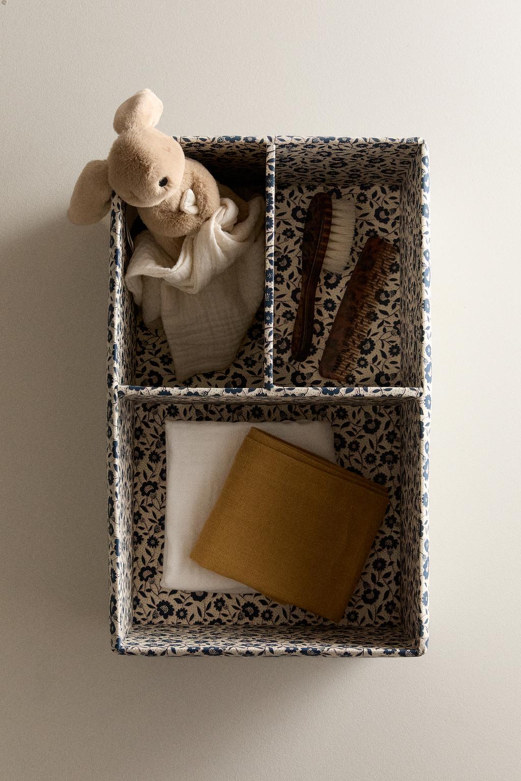 Органайзер для детской одежды с цветочным узором