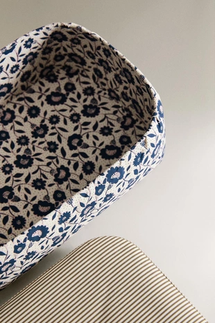 Держатель для влажных салфеток с цветочным дизайном- Заказать в России