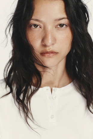 Короткое комбинированное платье с рукавами «летучая мышь»- Заказать в России