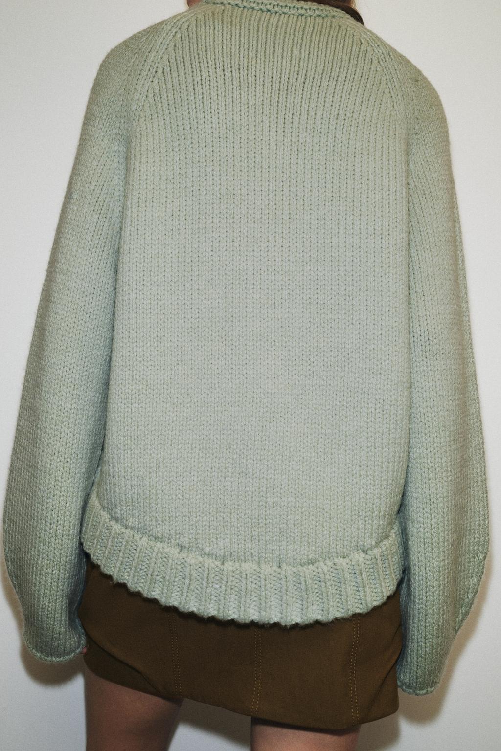 ТРИКОТАЖНЫЙ СВИТЕР С АСИММЕТРИЧНЫМ НИЗОМ