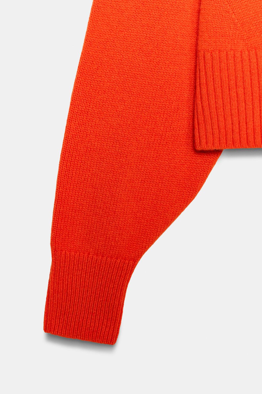 СВИТЕР ИЗ 100% ШЕРСТИ С ПОДПЛЕЧНИКАМИ