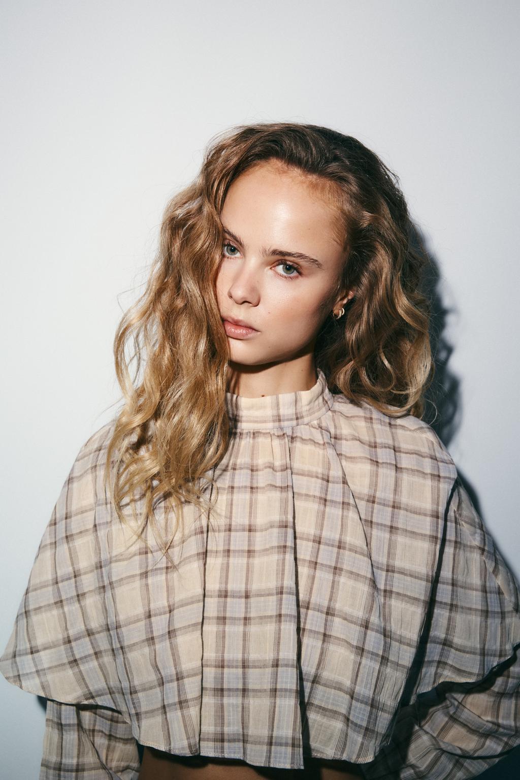 ТОП-НАКИДКА УКОРОЧЕННАЯ В КЛЕТКУ