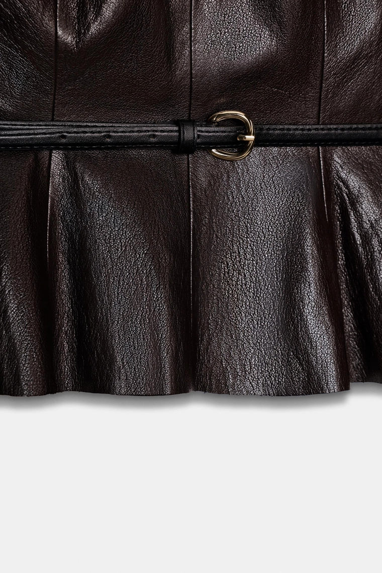 Топ из искусственной кожи с поясом