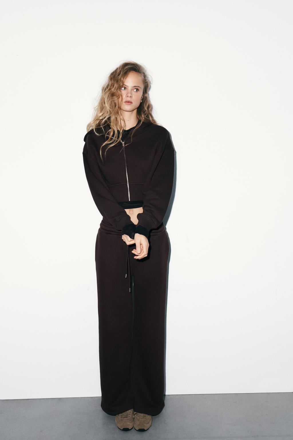 УКОРОЧЕННАЯ ТОЛСТОВКА С КАПЮШОНОМ