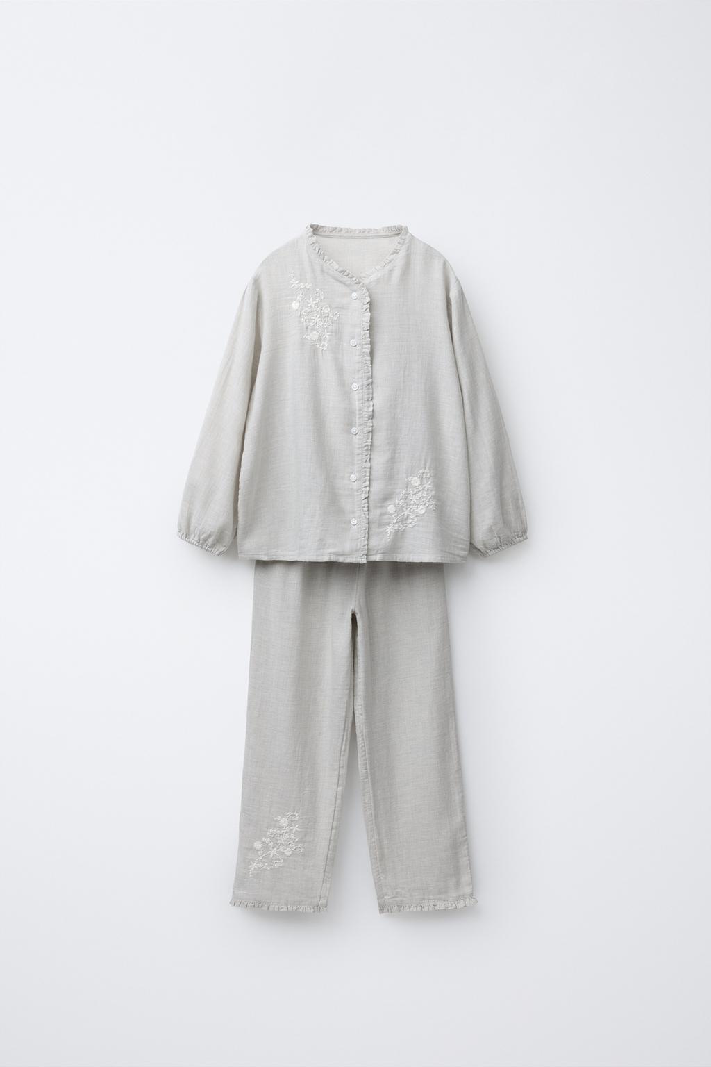 2-6 ЛЕТ/ ПИЖАМА С ВЫШИВКОЙ В ВИДЕ ЦВЕТОВ