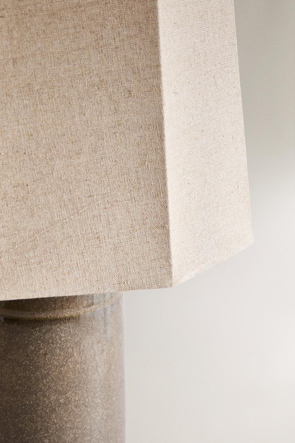 Настольная лампа из каменной керамики