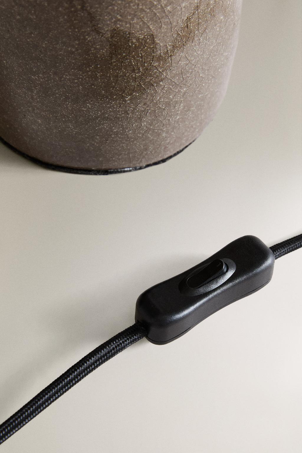 Настольная лампа из каменной керамики