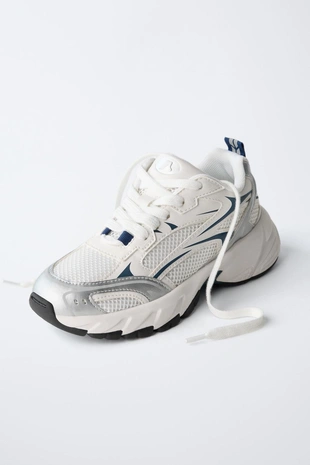 Кроссовки с сетчатыми деталями- Заказать в России