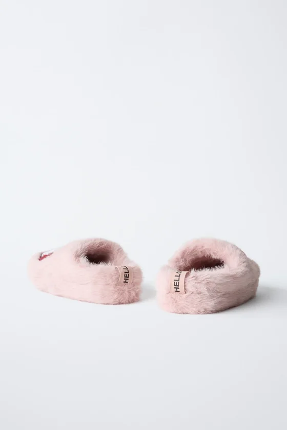 ДОМАШНИЕ ТАПОЧКИ HELLO KITTY © SANRIO