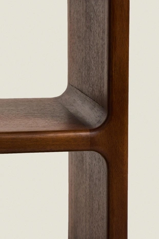 Темная деревянная отдельная предметная мебель- Заказать в России