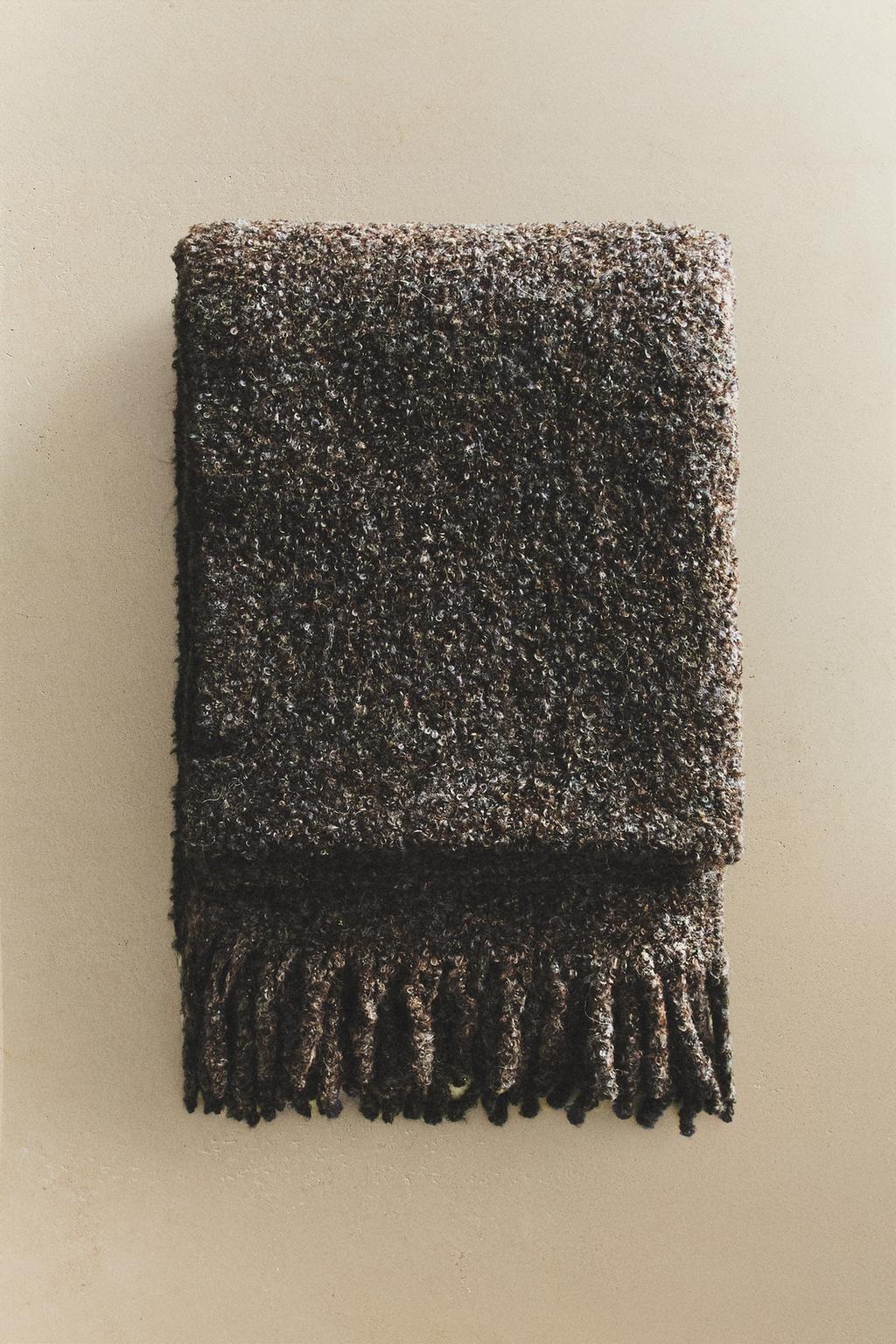 Плед со струящимися краями