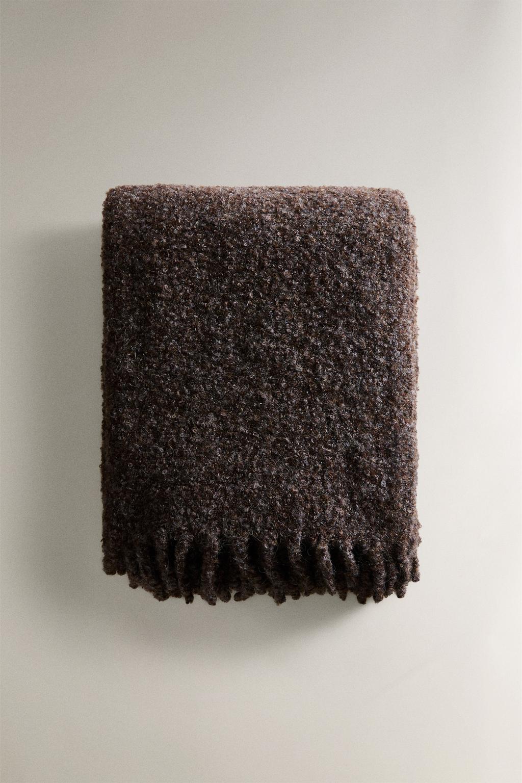 Плед со струящимися краями