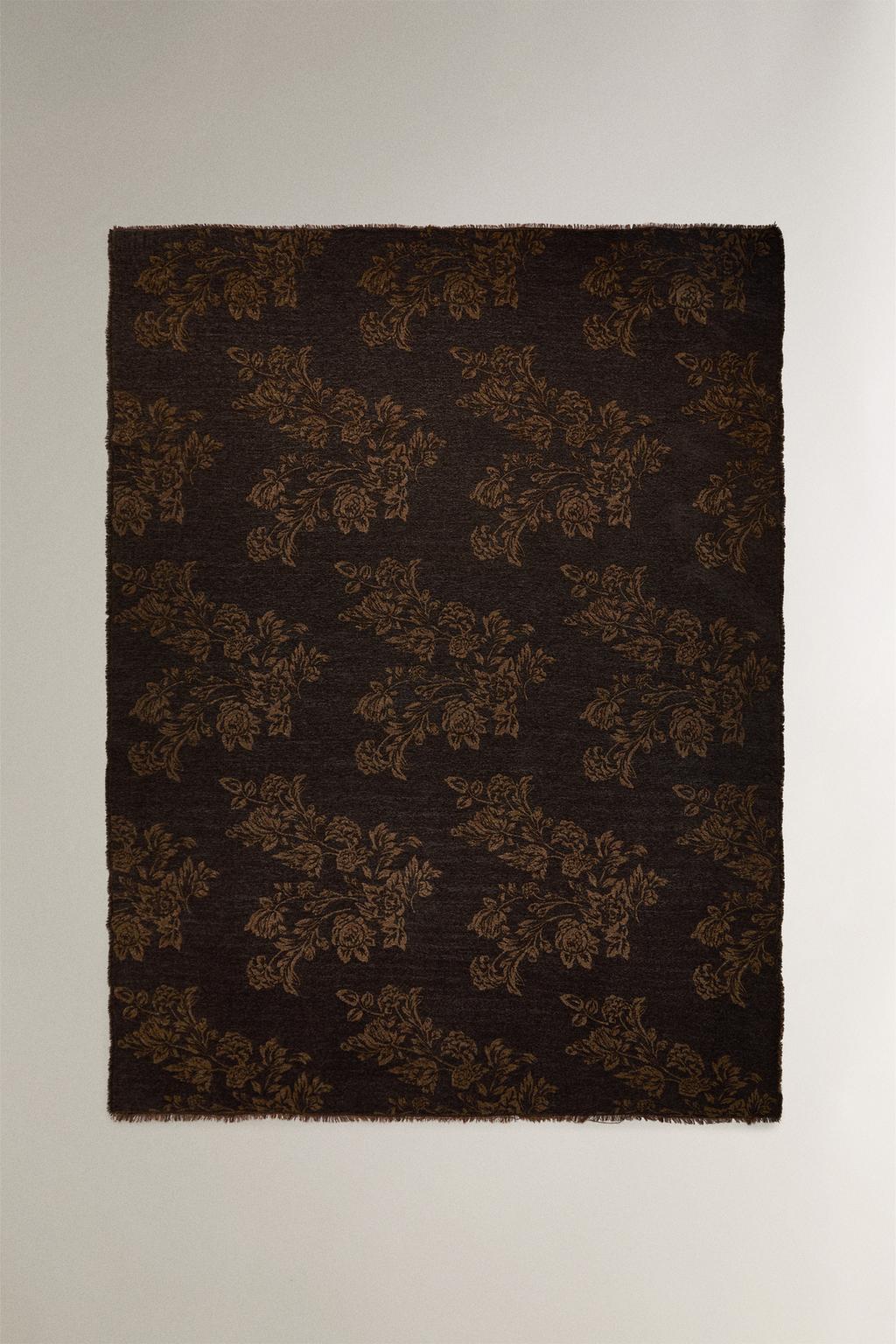 Плед с жаккардовым узором из шениля