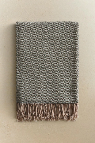 Ченильский плед с геометрическим узором- Заказать в России