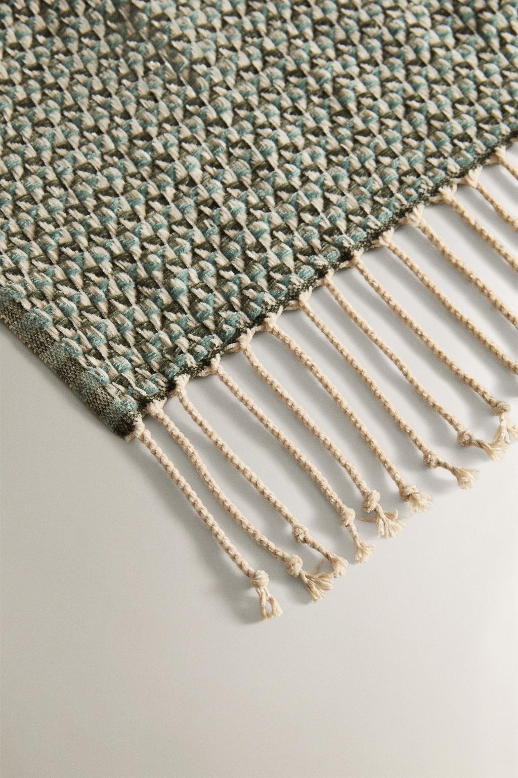 Ченильский плед с геометрическим узором