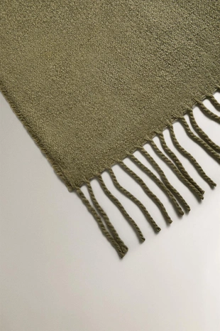 Плед с бахромой и декоративной отделкой- Заказать в России