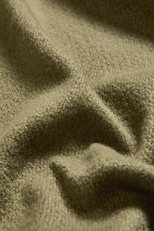 Плед с бахромой и декоративной отделкой- Заказать в России