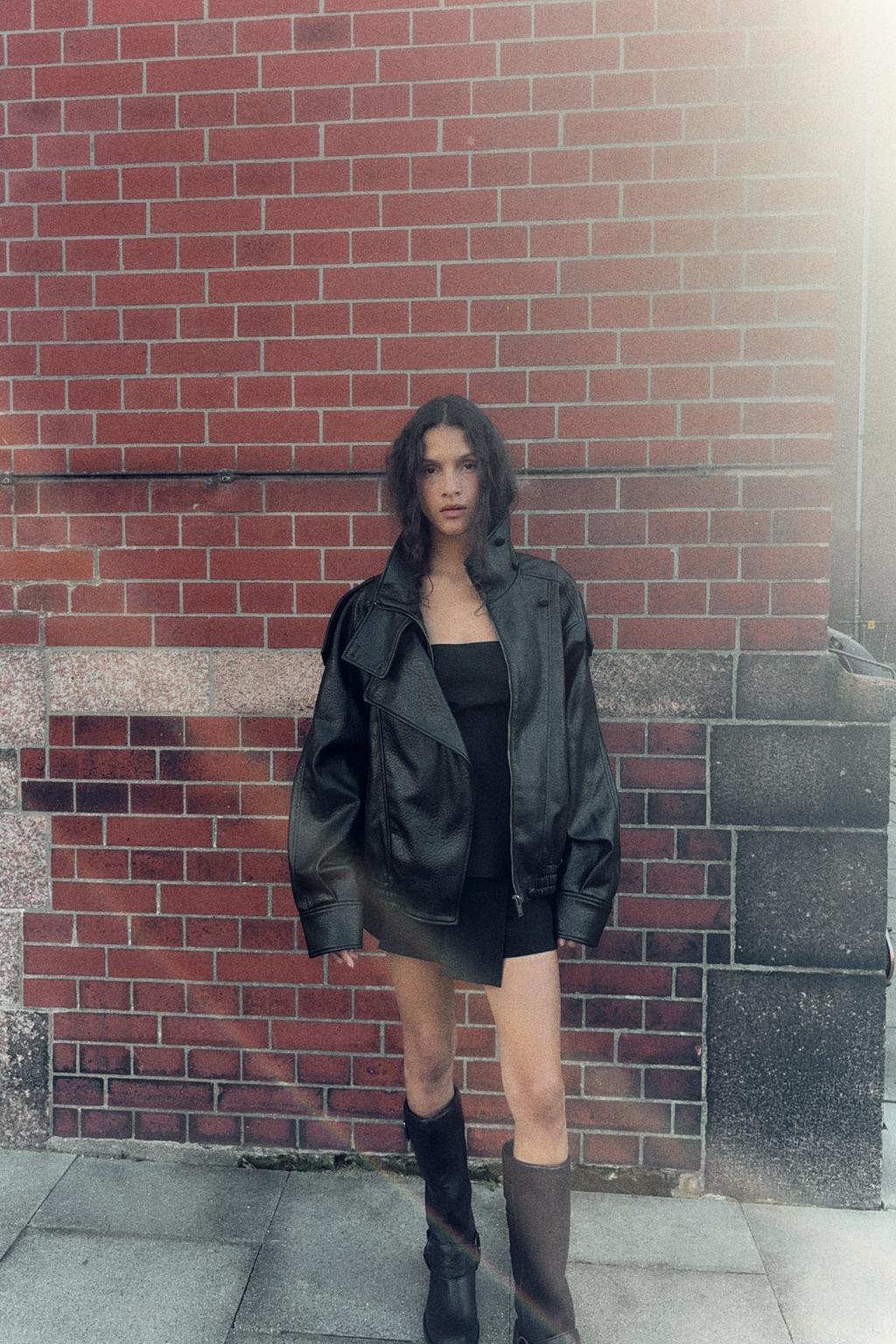 КУРТКА ИЗ ИСКУССТВЕННОЙ КОЖИ