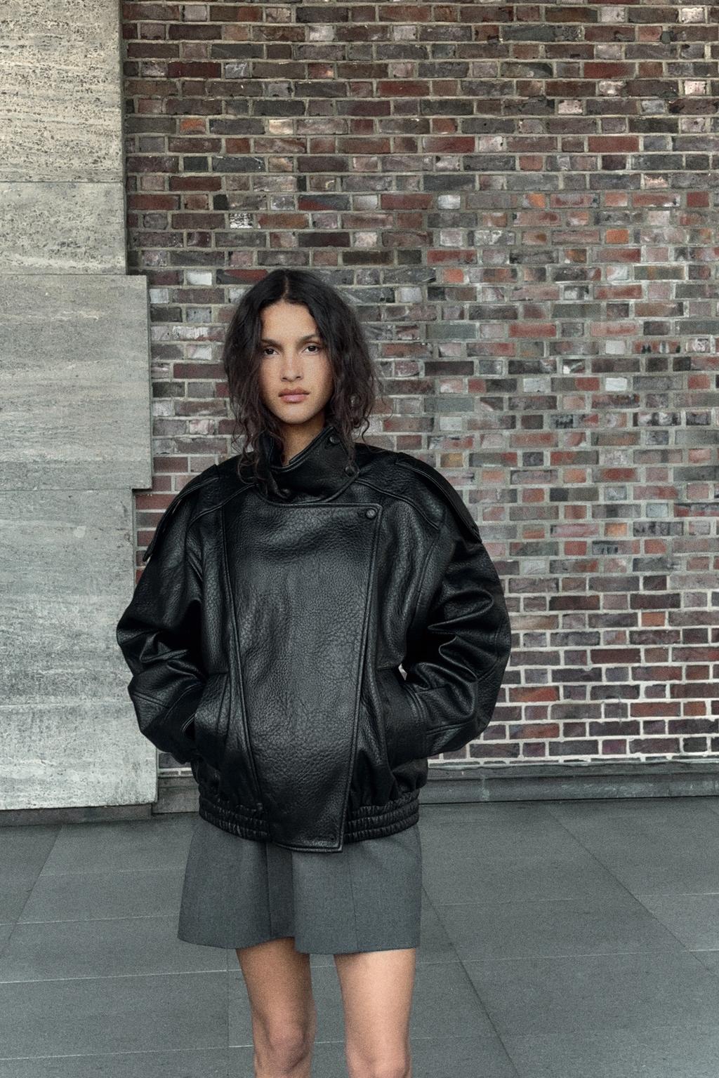 КУРТКА ИЗ ИСКУССТВЕННОЙ КОЖИ