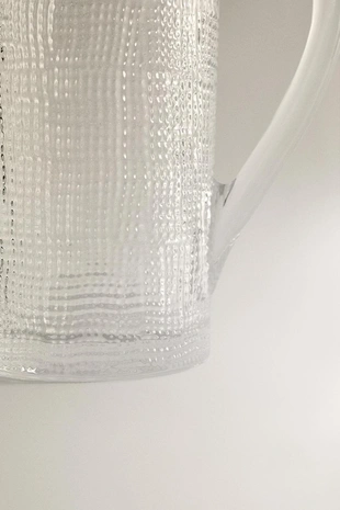 Кувшин с узором из стекла- Заказать в России