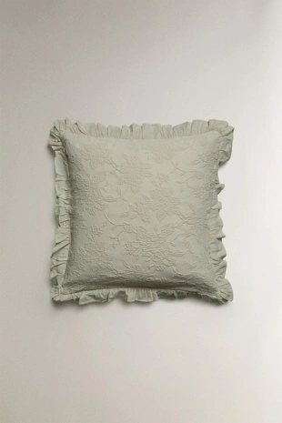 Чехол для подушки из джаккарда с оборками