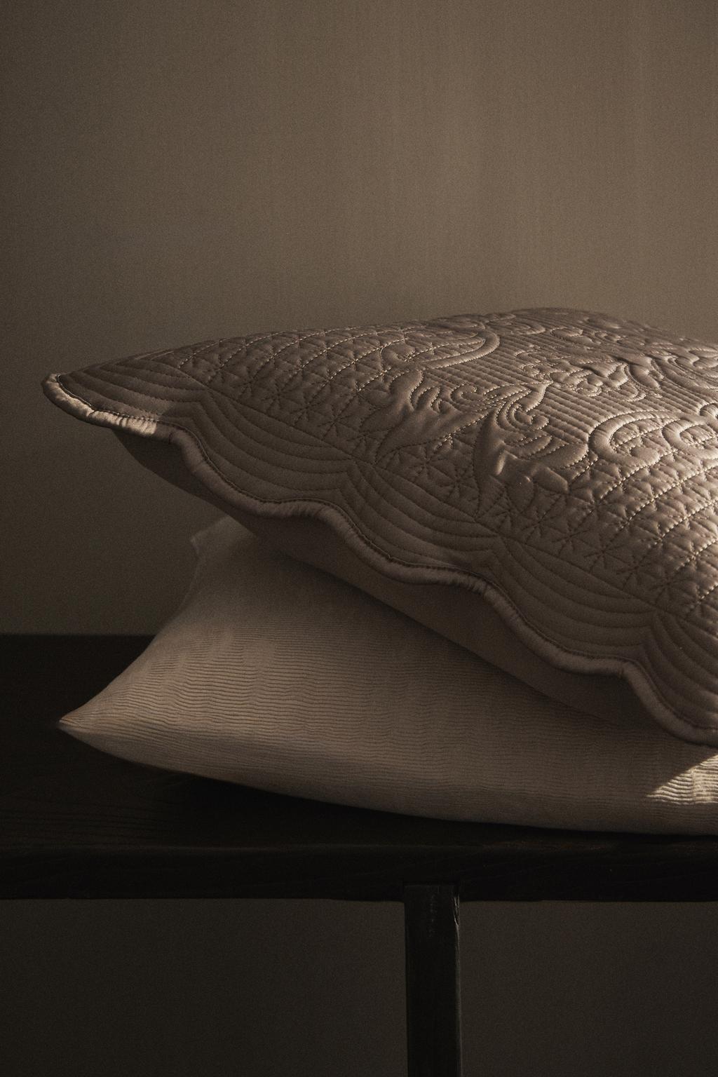 Стеганая наволочка для одеял с объемным узором