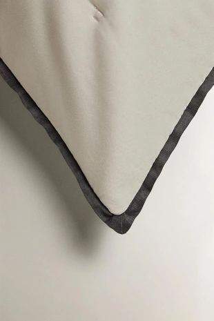 Наволочка из льна и атласа с точками- Заказать в России