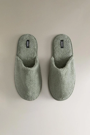 Тапочки для ванной комнаты из махровой ткани