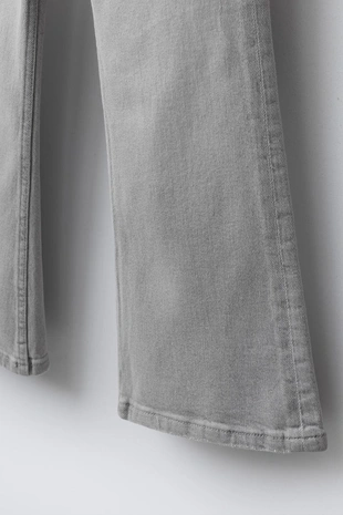 Джинсы FLARE с двумя пуговицами