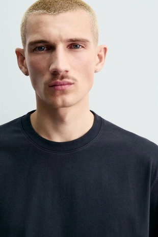 Футболка MEDIUM WEIGHT классического кроя- Заказать в России