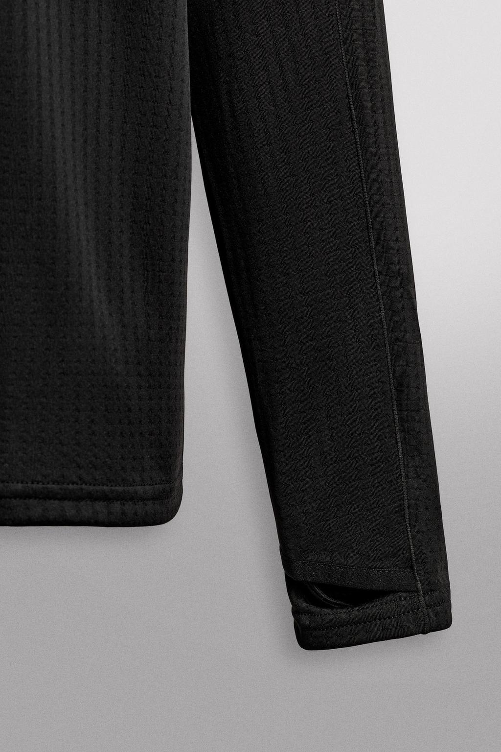 ТОЛСТОВКА С ВОРОТНИКОМ НА МОЛНИИ И КОМБИНИРОВАННЫМ КАРМАНОМ