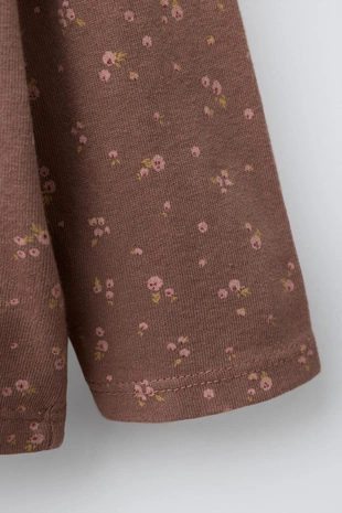 Футболка с цветочным принтом