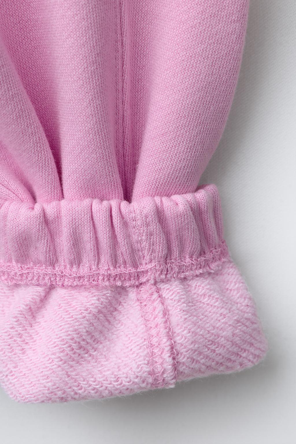 ДЖОГГЕРЫ ИЗ МЯГКОЙ ТКАНИ С ЭТИКЕТКОЙ