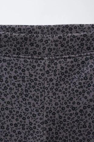 Легинсы в рубчик с принтом