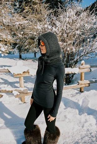 Футболка в рубчик с длинными рукавами