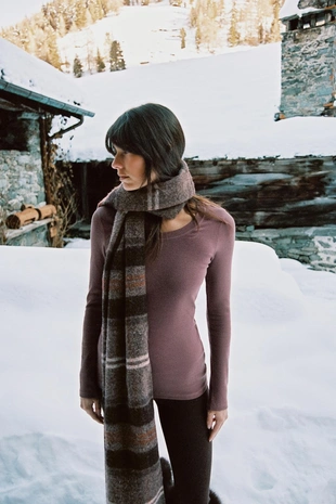 Футболка в рубчик с длинными рукавами