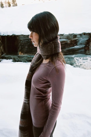 Футболка в рубчик с длинными рукавами