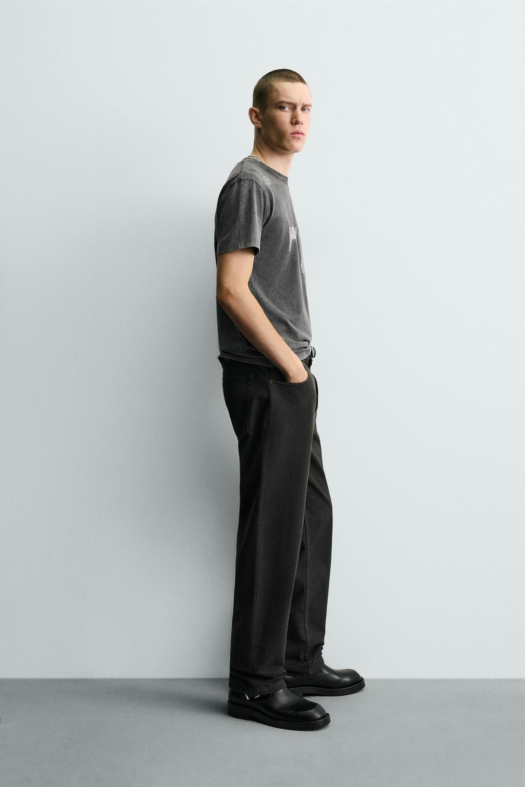 ФУТБОЛКА С КОНТРАСТНЫМ ПРИНТОМ И ЭФФЕКТОМ ПОТЕРТОСТИ