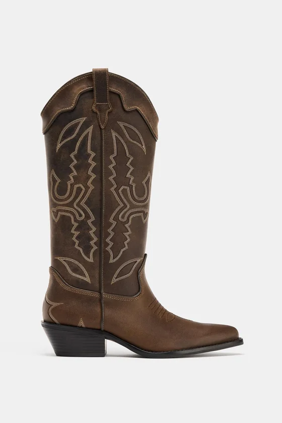 КОЖАНЫЕ САПОГИ В КОВБОЙСКОМ СТИЛЕ