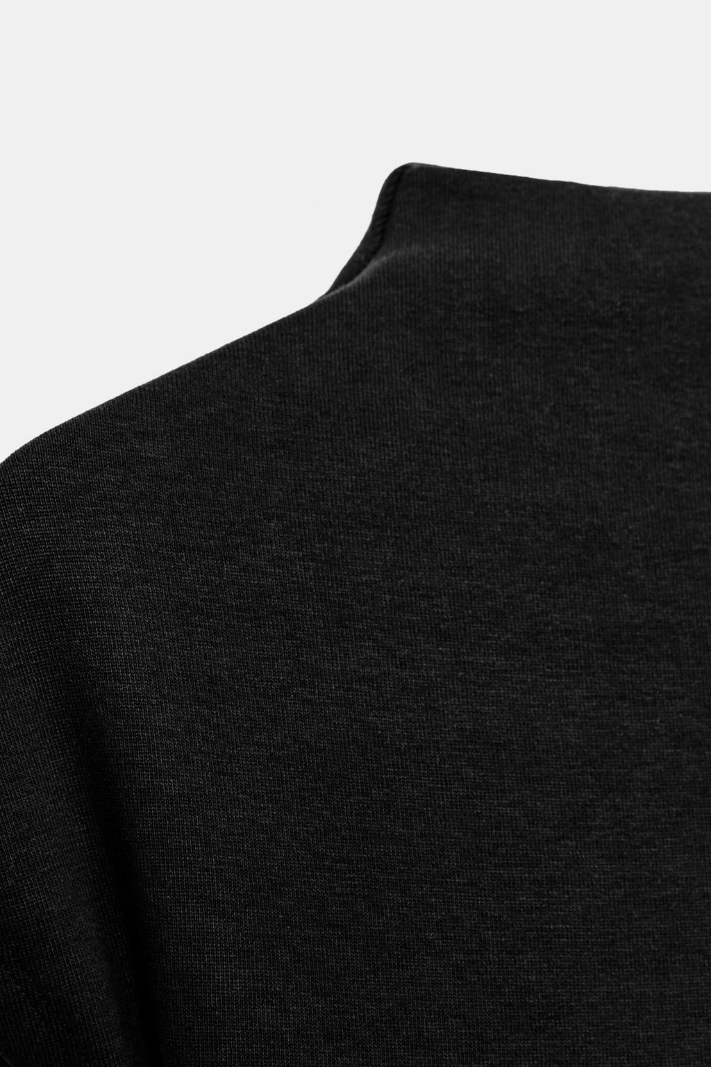 КОРОТКОЕ ПЛАТЬЕ С ВОРОТНИКОМ-СТОЙКОЙ