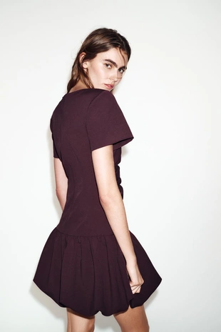 Короткое платье-баллон- Заказать в России