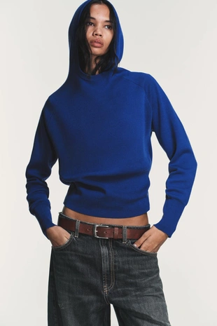 Свитер с капюшоном- Заказать в России