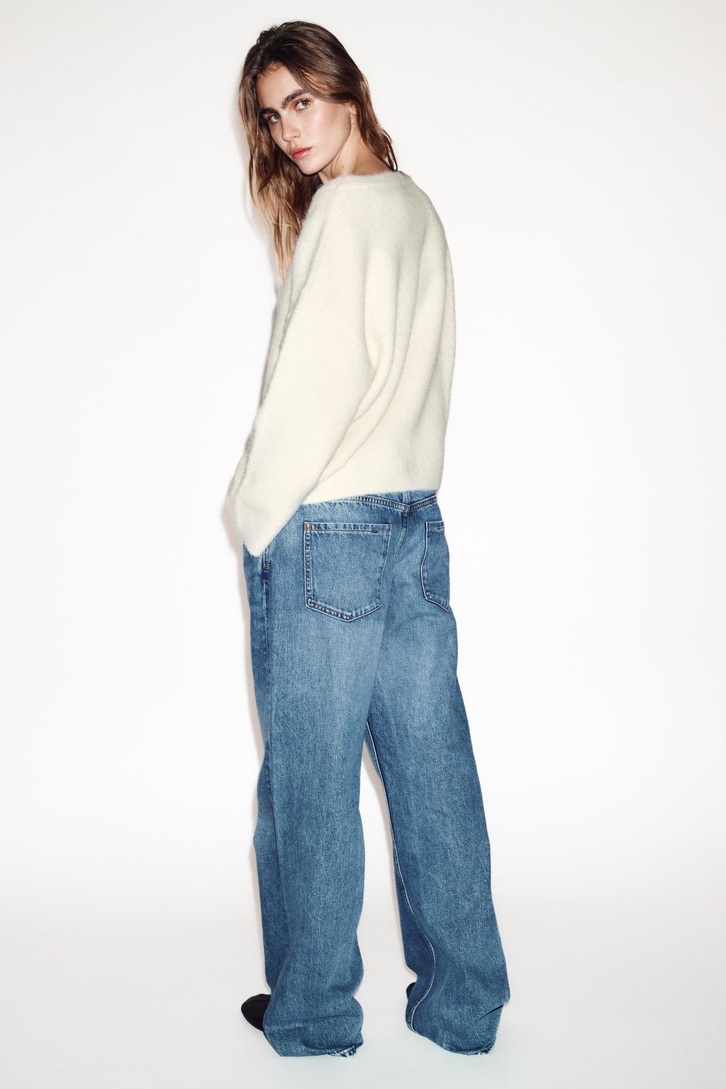 ДЖЕМПЕР С БРОШЬЮ