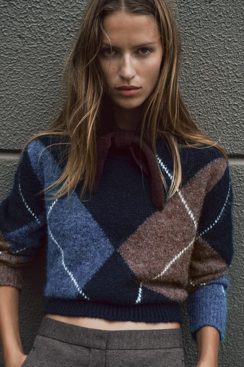 ТРИКОТАЖНЫЙ СВИТЕР В РОМБ