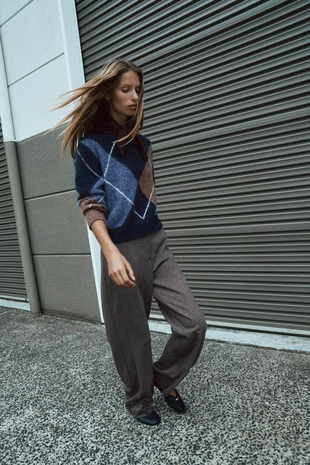 Трикотажный свитер в ромб- Заказать в России