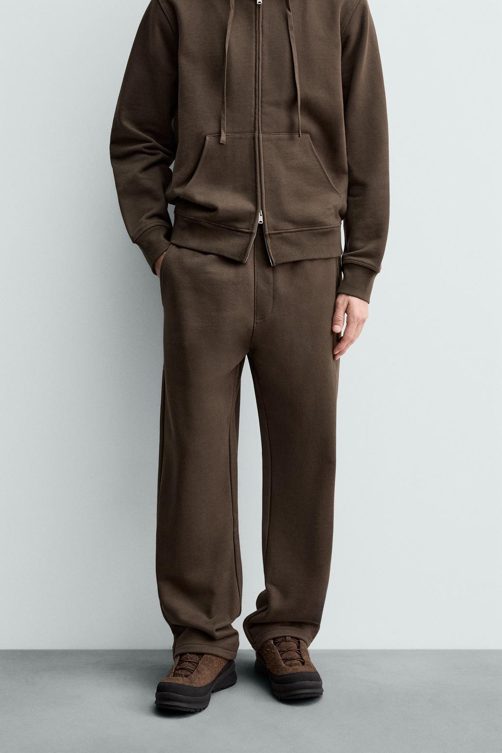 ДЖОГГЕРЫ ИЗ ПЛОТНОГО МАТЕРИАЛА КЛАССИЧЕСКОГО КРОЯ